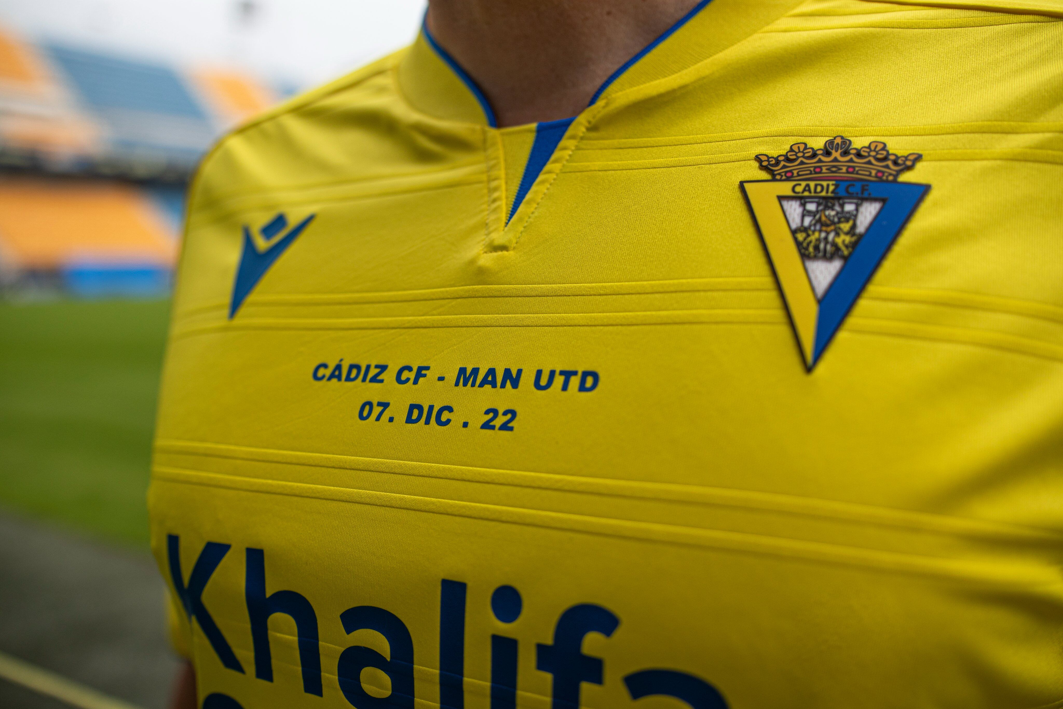 Camiseta conmemorativa del Cádiz CF - Manchester United