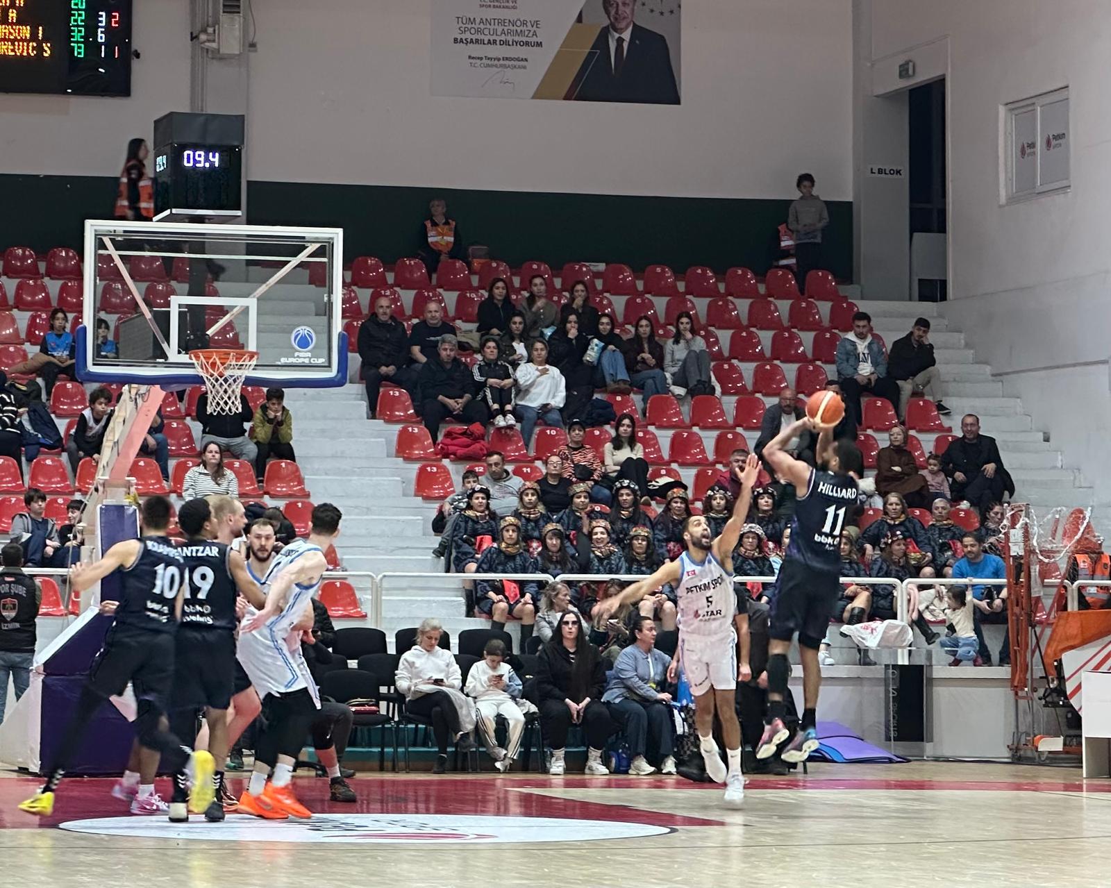 Hilliard, con sus dos triples seguidos, desatascó el ataque de Bilbao Basket en el último cuarto