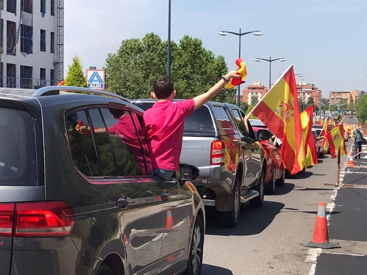 Más de 3.000 vehículos hacen ruido en las calles de Castilla-La Mancha contra Sánchez