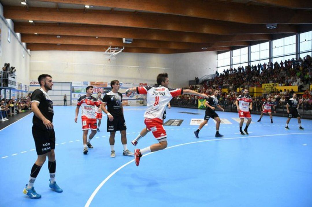 Gran partido de Balonmano Nava ante Cuenca