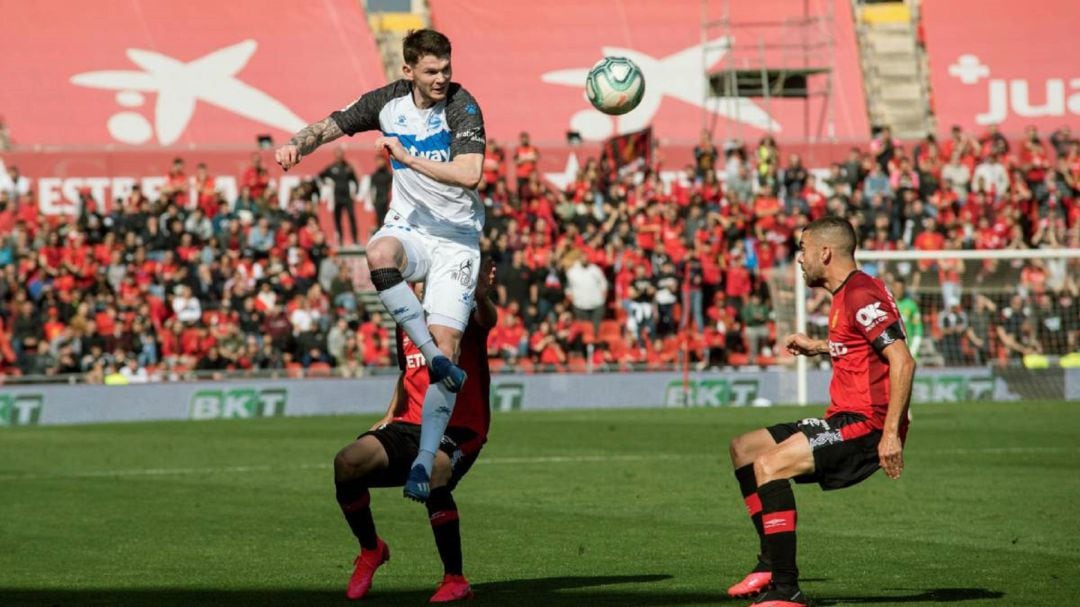 Oliver Burke en el partido de Mallorca.