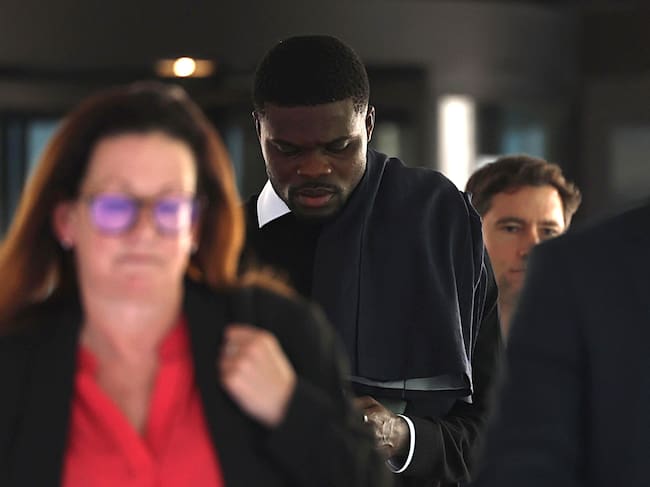 LONDON (United Kingdom), 13/04/2026.- Ghanaian footballer Thomas Partey (C) leaves the Southwark Crown Court in London, Britain, 13 April 2026. Villarreal player Partey has been charged with two additional counts of alleged rape against a new victim, in addition to being charged in 2025 with five counts of rape against two women and one count of sexual assault against a third alleged victim. (Reino Unido, Londres) EFE/EPA/NEIL HALL