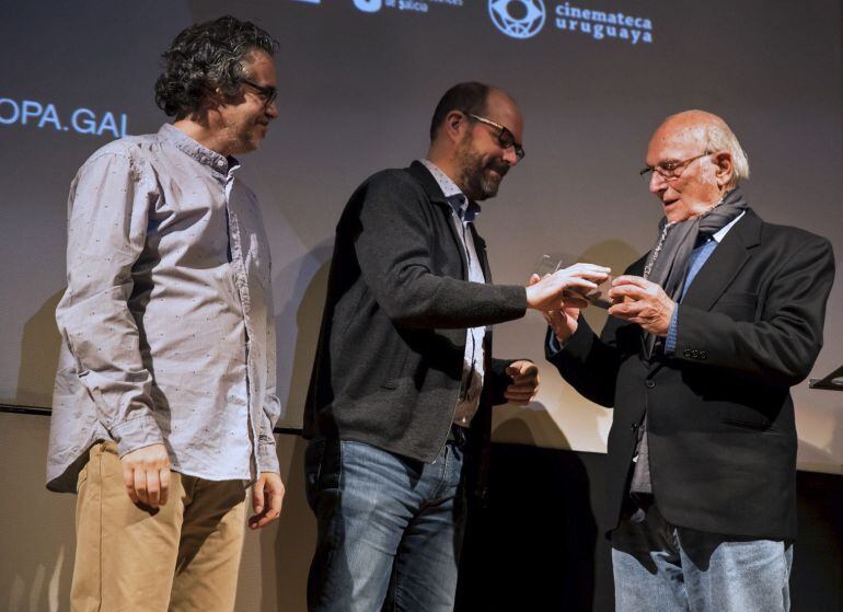 El director de cine, Carlos Saura recibe el Premio Especial de Cineuropa.