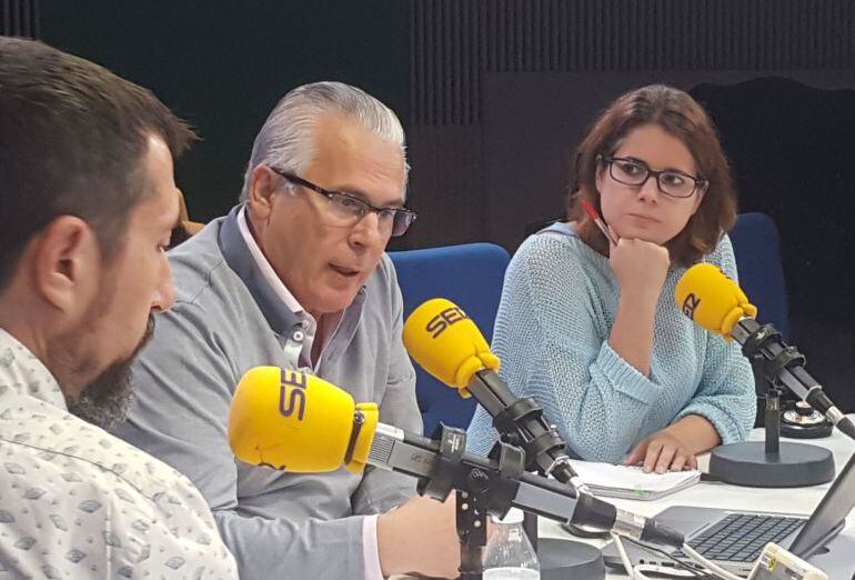 Baltasar y María Garzón, en los estudios de la Cadena SER.