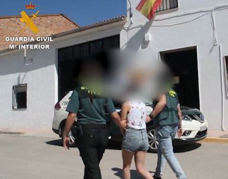 Una de las personas detenidas en el marco de la Operación Trasferimento.