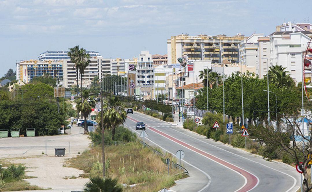 Carretera Nazaret-Oliva en la playa de Gandia