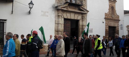 Manifestantes por el empleo de Andújar