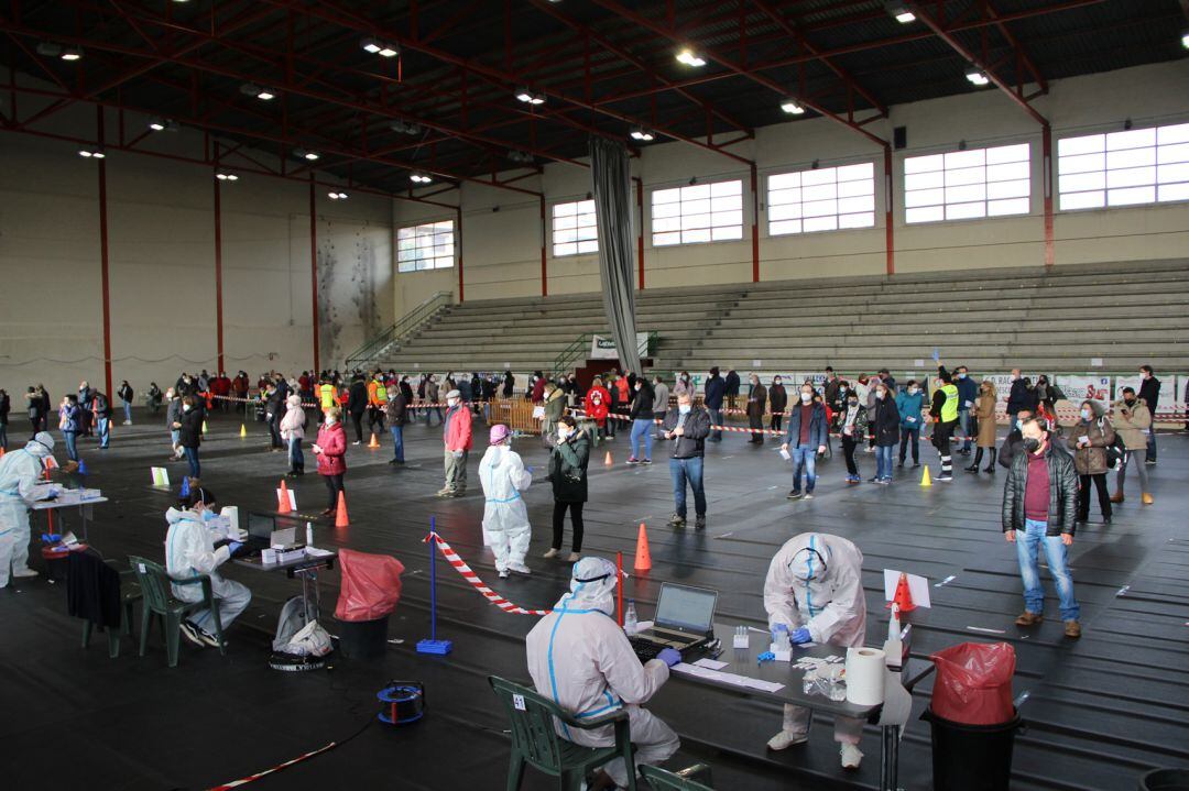 Segundo día de cribado en el pabellón de Cuéllar