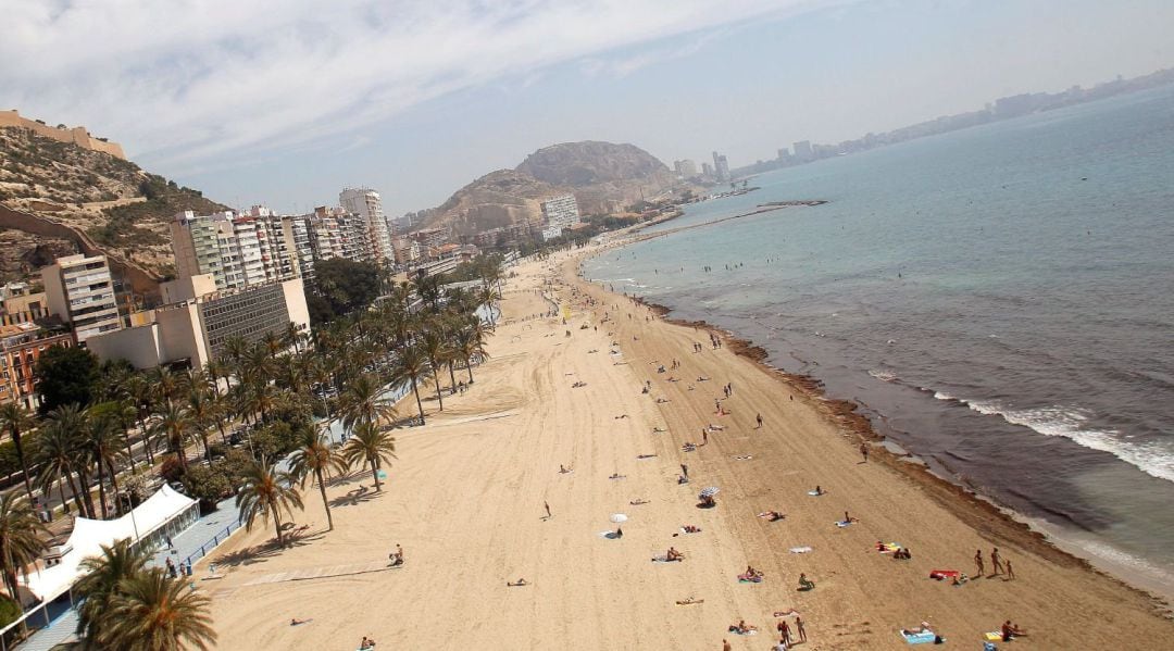 La playa del Postiguet de Alicante en una imagen reciente