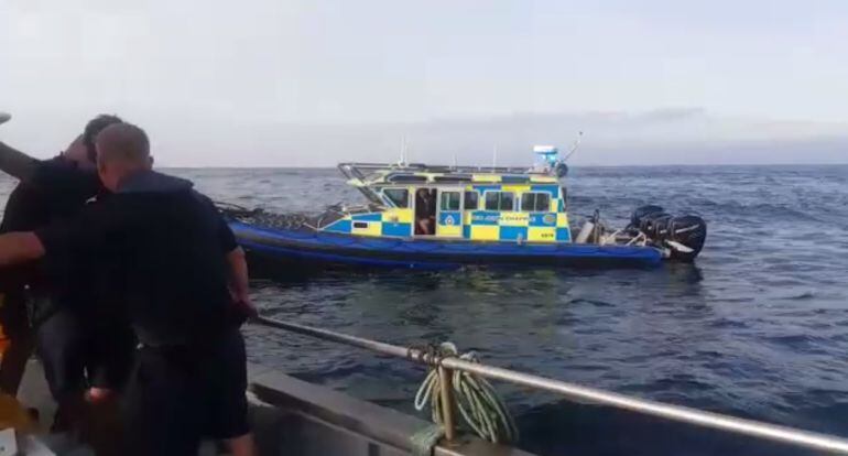 Momento del abordaje del pesquero &quot;Los Cabezas&quot; por parte de la Policía de Gibraltar