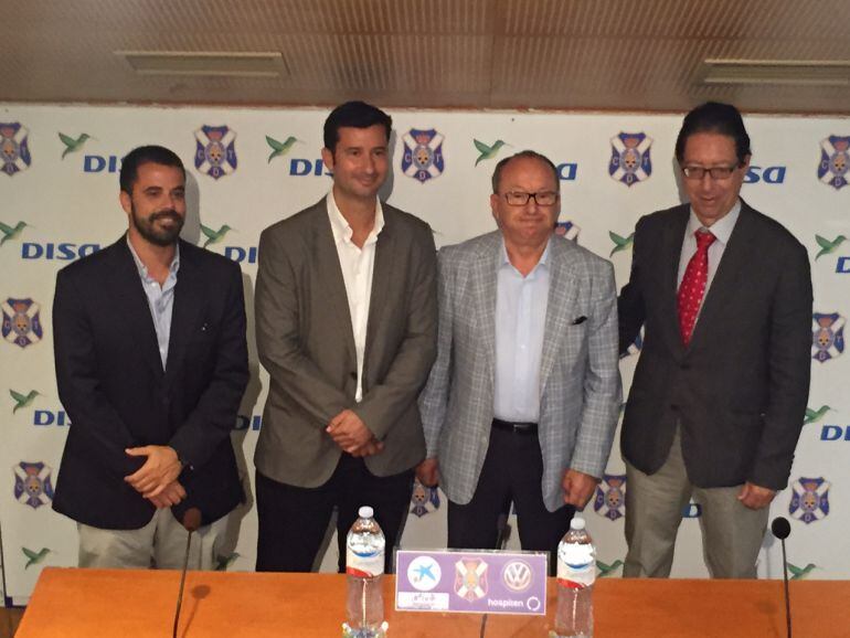 Acto de presentación del nuevo patrocinio blanquiazul