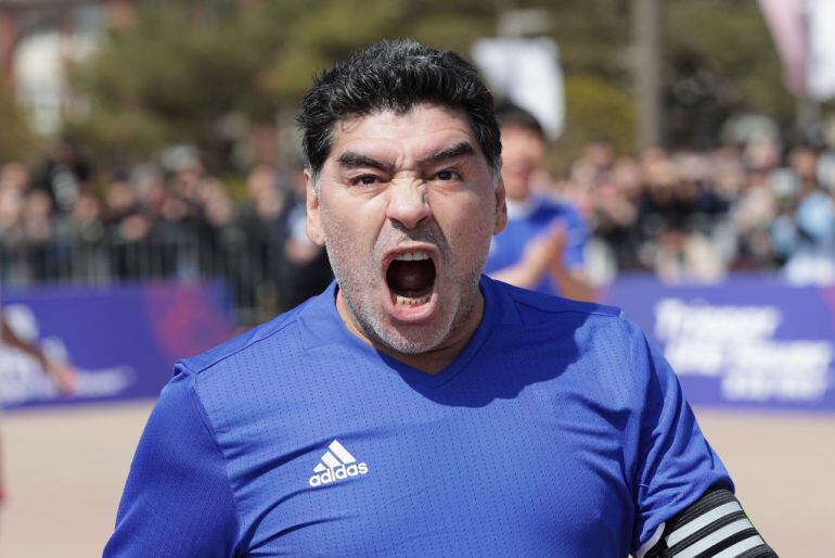 Maradona durante un acto publicitario