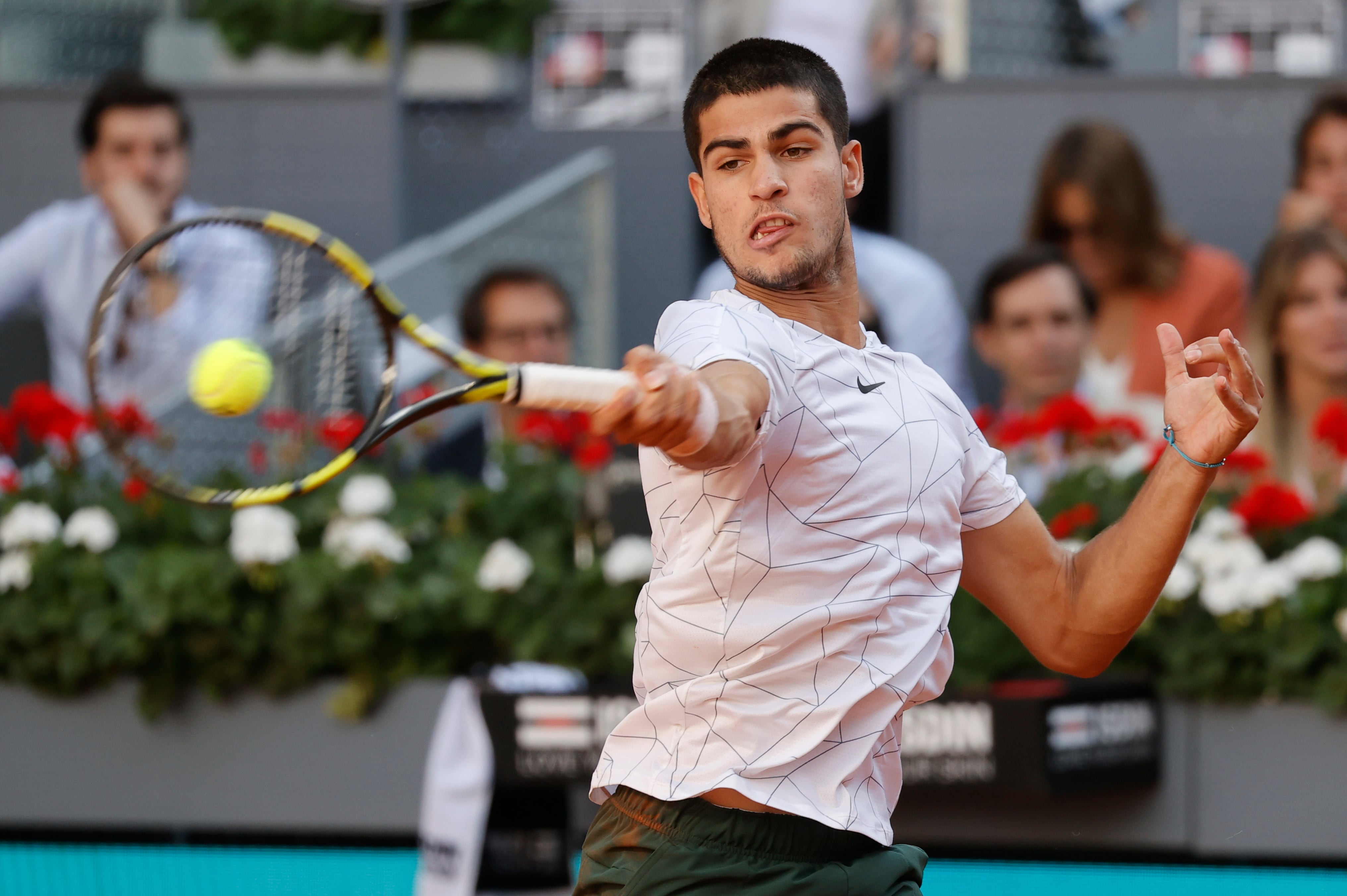 Carlos Alcaraz jugará las semifinales del Mutua Madrid Open contra Novak Djokovic EFE/Emilio Naranjo