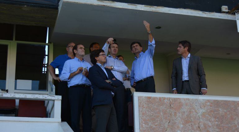 El president del Nàstic Josep Maria Andreu ensenya les instal·lacions del Nou Estadi als tècnis del CSD