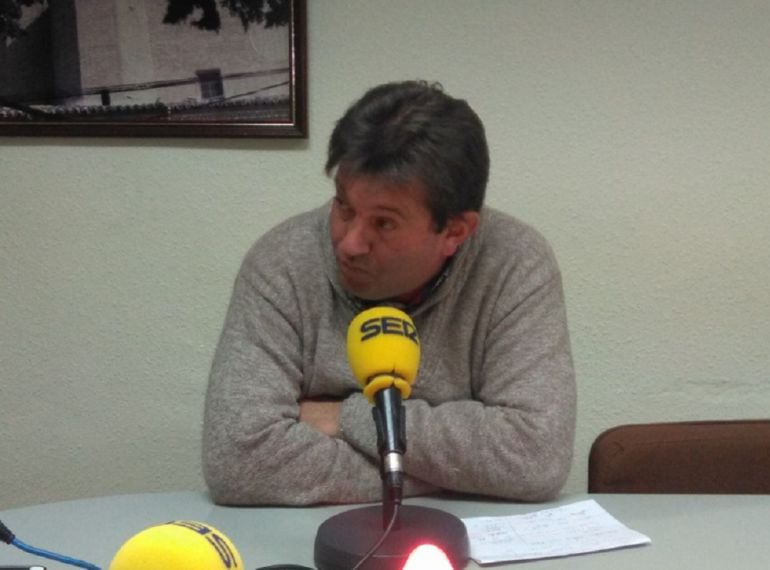 Enrique Arcéiz, en los estudios de Cadena SER Cinco Villas 