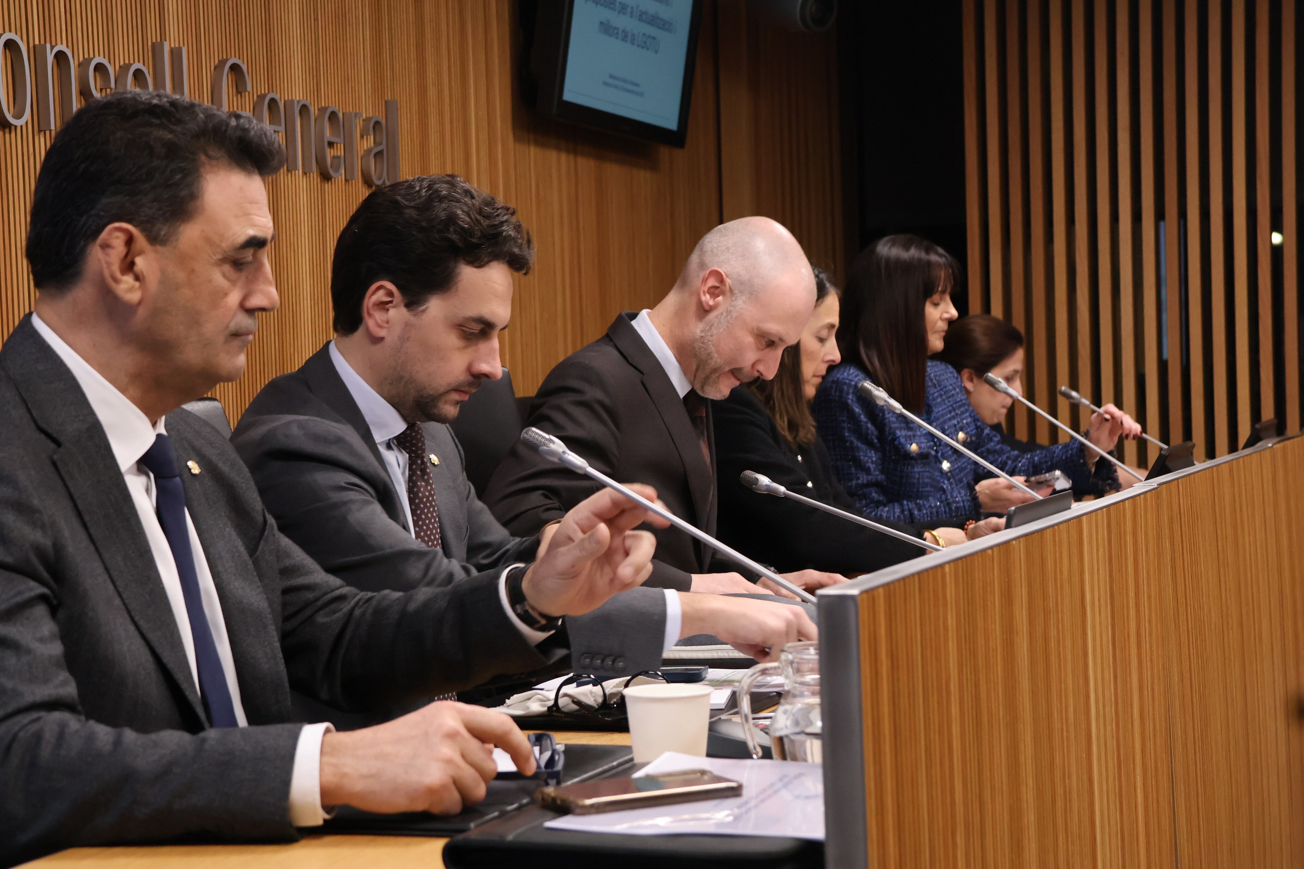 Compareixença dels ministres d'Urbanisme, Medi Ambient i Cultura a la comissió especial d'estudi d'Ordenació del Territori del Consell General