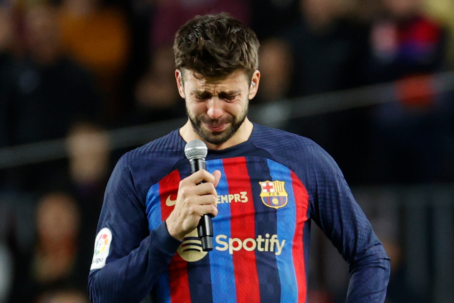 BARCELONA, 05/11/2022.- El defensa del Barcelona Gerad Piqué, al término del encuentro de la decimotercera jornada de LaLiga entre el FC Barcelona y el UD Almería disputado este sábado en el Camp Nou, en Barcelona. EFE/Toni Albir
