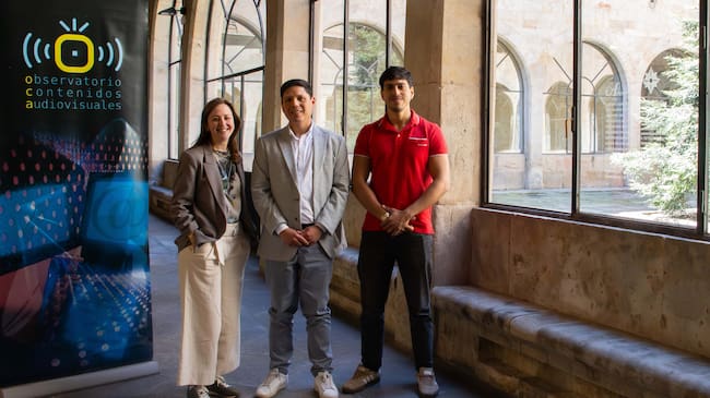 De izquierda a derecha: Patricia Sánchez-Holgado, Carlos Arcila Calderón y Marcos Barbosa. / Raquel J. Santos (Comunicación USAL)