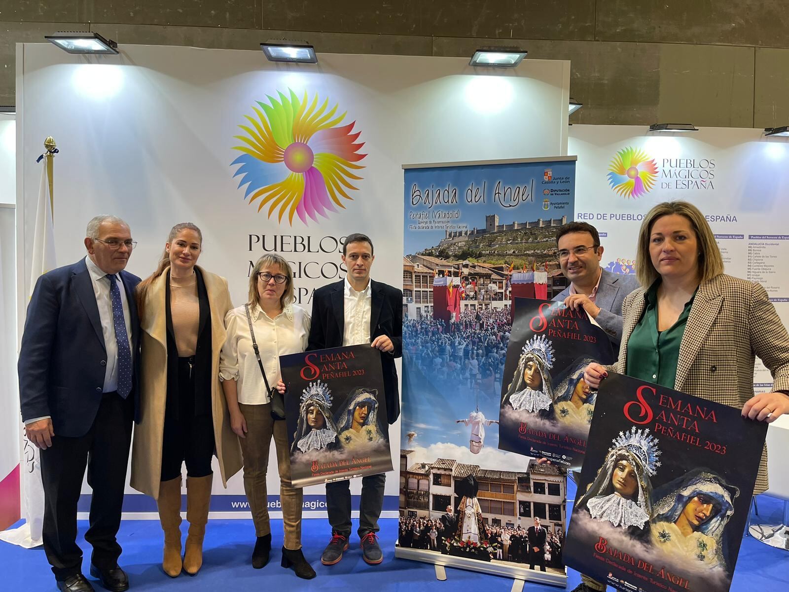 La expedición peñafielense en Fitur encabezada por el alcalde Roberto Díez y la presidenta de la Junta de Cofradias, Marisol Herrero
