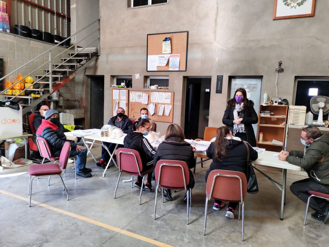 El Ayuntamiento de Castalla contrata a 16 personas desempleadas gracias a una subvención de Labora por el periodo de un año.