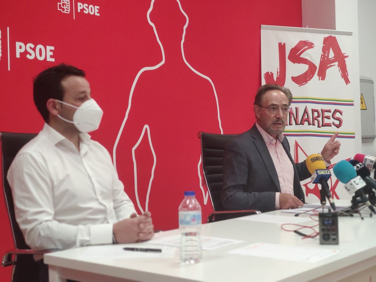 Rueda de prensa de Javier Perales y Felipe López en Linares.