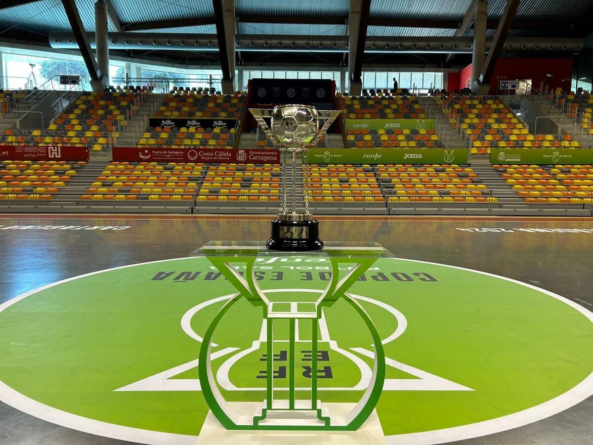 El Palacio de Deportes 'se viste' para la Copa de España