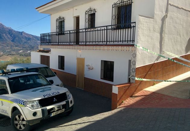 La vivienda de la víctima en la localidad malagueña de La Viñuela