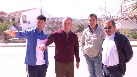 Visita a la aldea de Collejares para estudiar el proyecto de mejora de seguridad vial