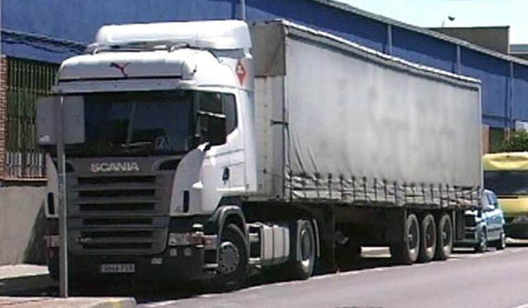 El pleno fuenlabreño pide más control fiscal sobre las empresas de transportes.