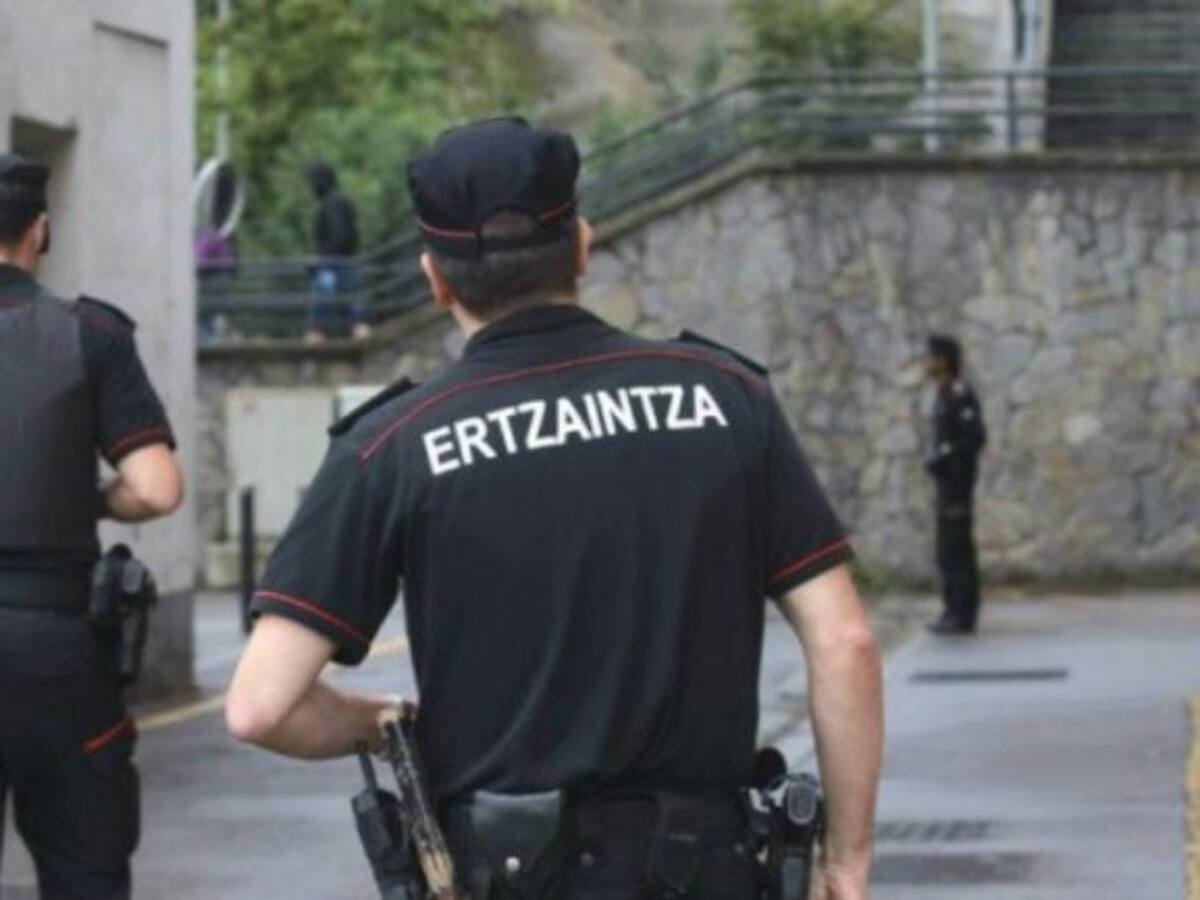 Detenido un transportista por agredir a su pareja en un área de servicio de Irun