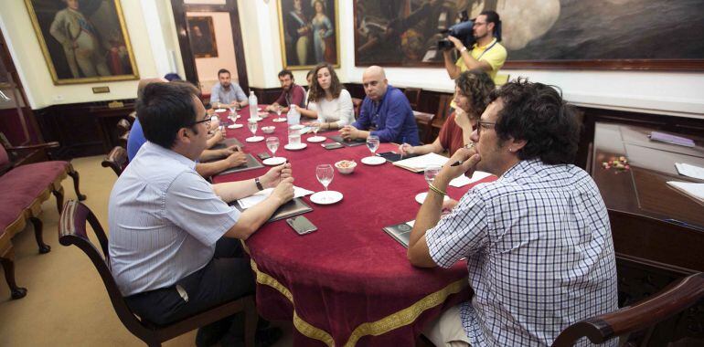 Imagen de la junta de gobierno que aprobó los presupuestos de Cádiz