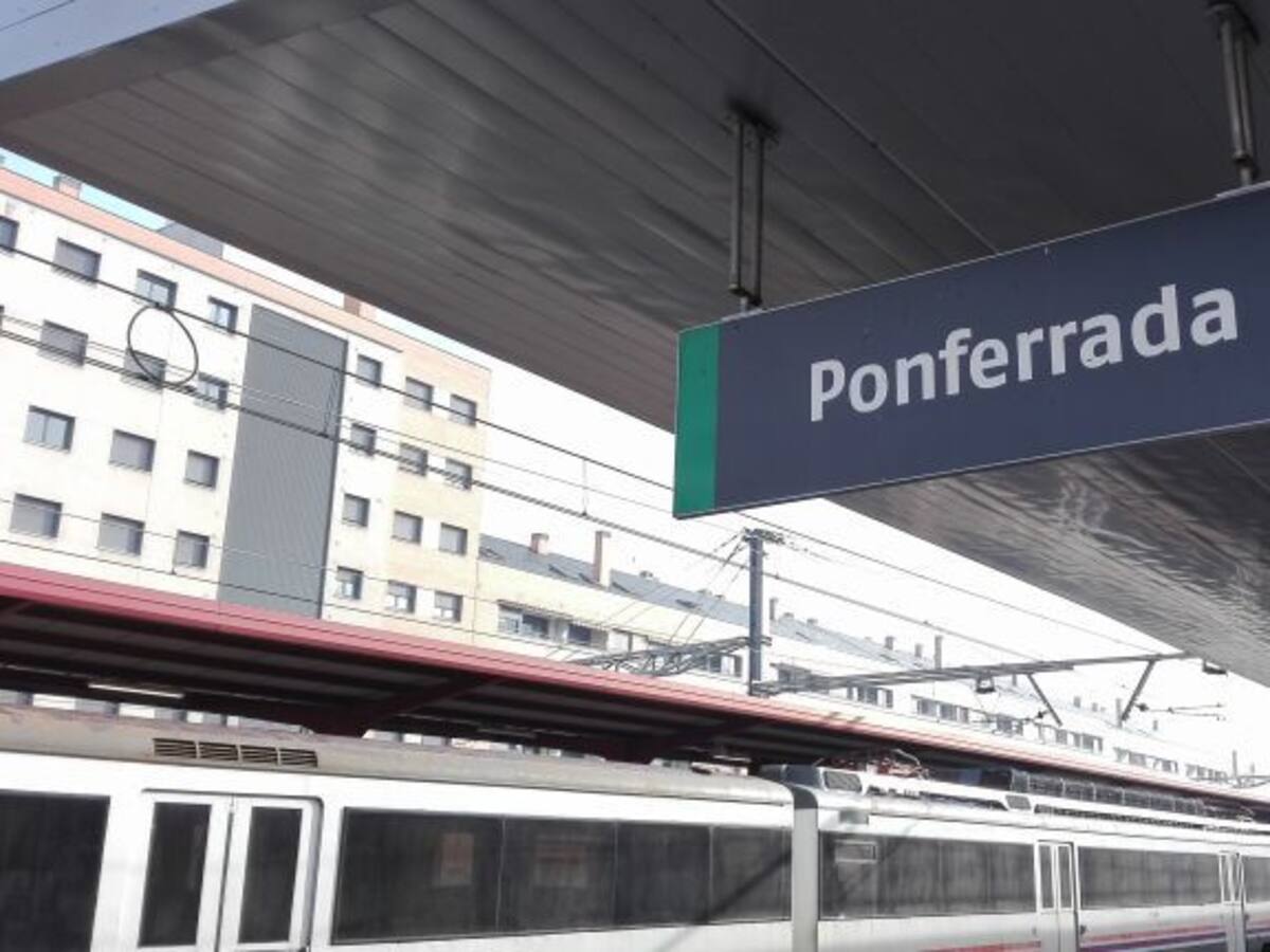 Fernández confía en mejoras en el trayecto ferroviario Ponferrada-Madrid en 2018