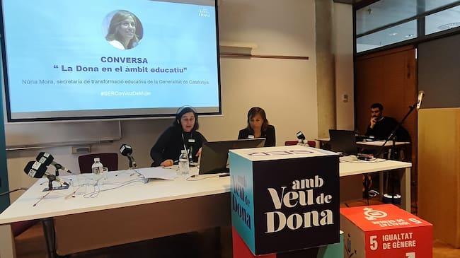 Amb Núria Mora, secretària de Transformació Educativa de la Generalitat, s'ha parlat de la importància de la coeducació des de l'accés dels infants a l'escola.