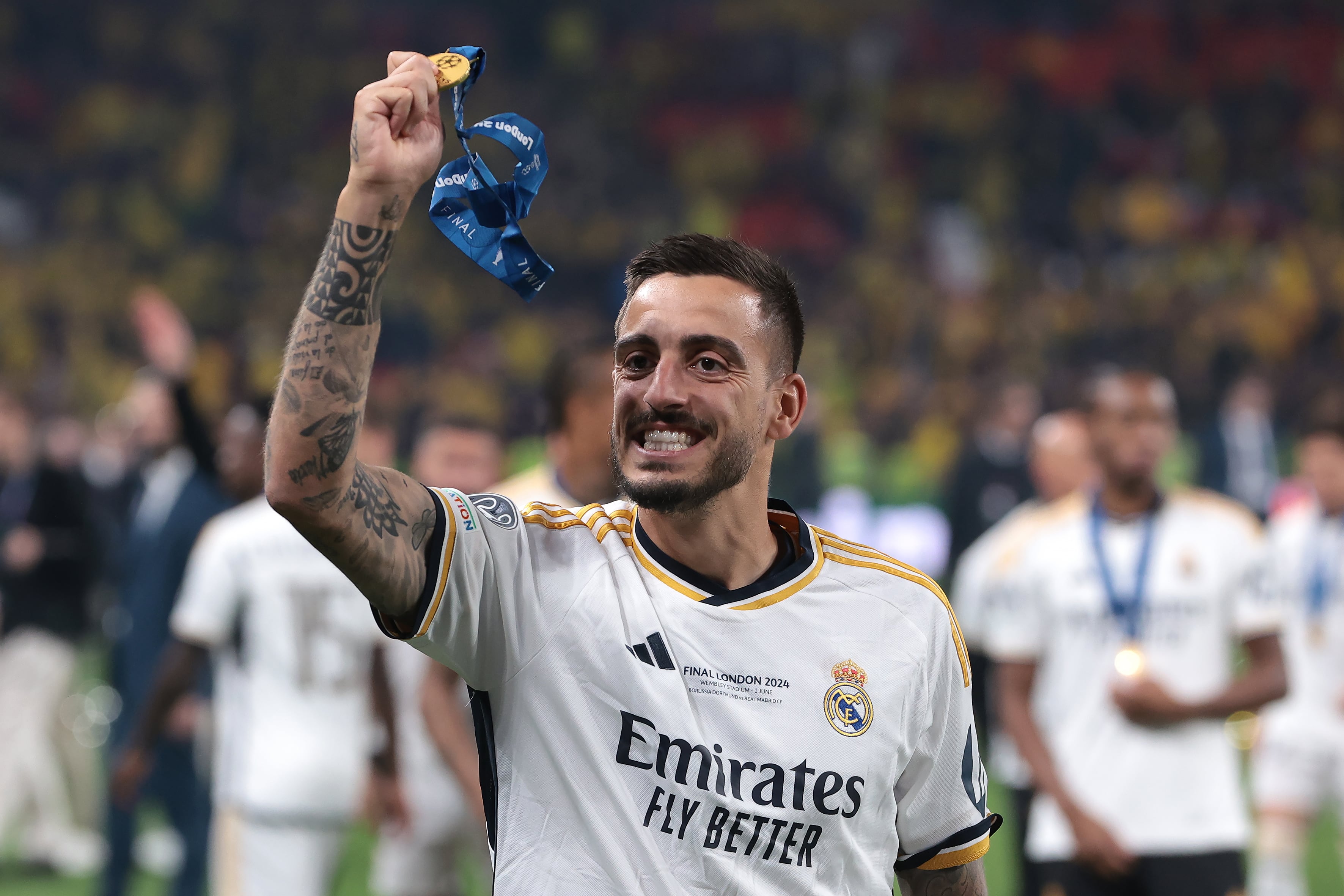 LONDON, ENGLAND - JUNE 01: Joselu of Real Madrid celebrates with his Winners&#039; medal following the 2-0 victory in the UEFA Champions League 2023/24 final match between Borussia Dortmund v Real Madrid CF at Wembley Stadium