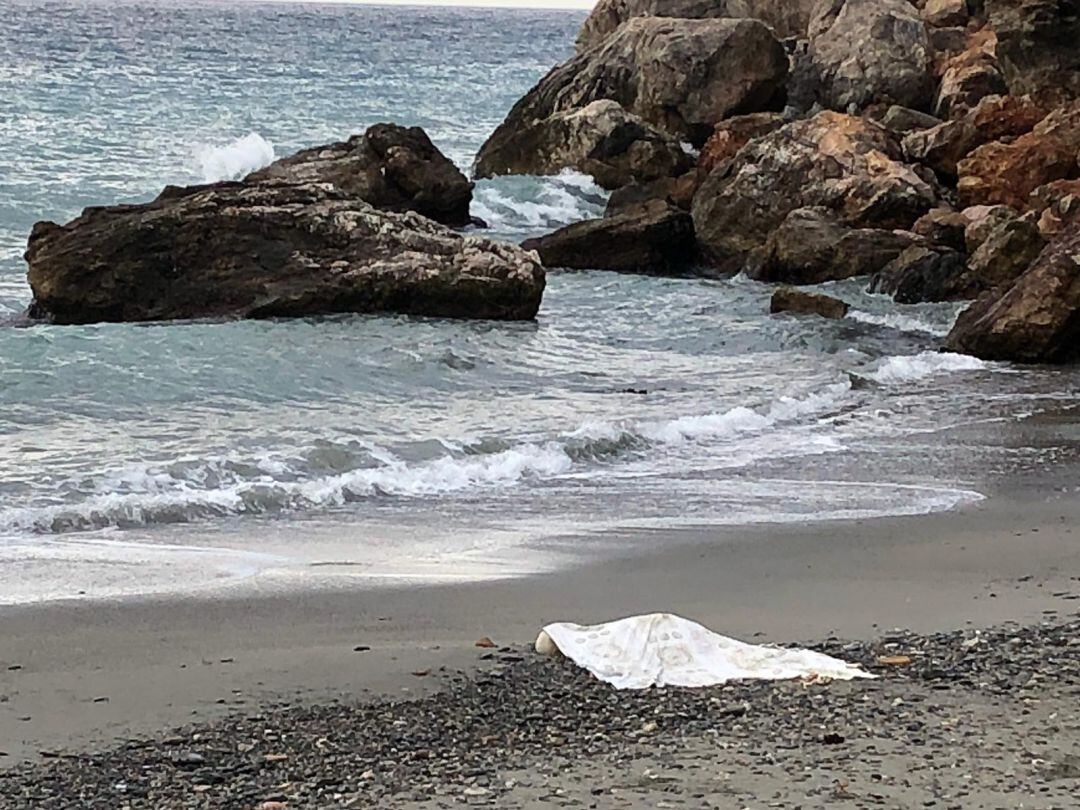 Cuerpo sin vida aparecido en el mar en La Herradura