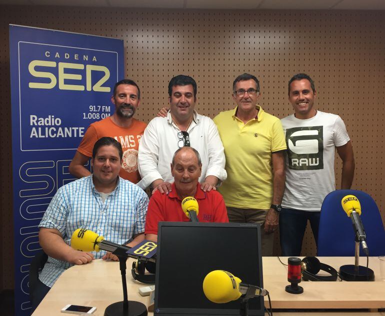 Los miembros del Sanedrin, en los estudios de Radio Alicante