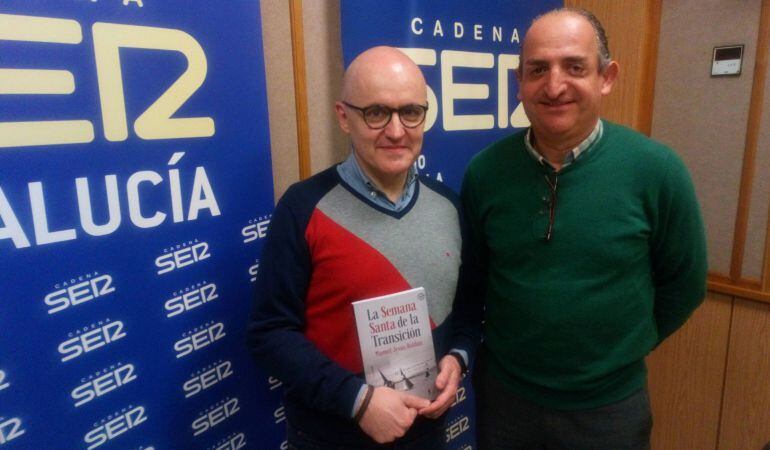 Manuel Jesús Roldán, a la izquierda, y José Vázquez Limón han sido los invitados del programa Cruz de Guía de este martes 6 de marzo