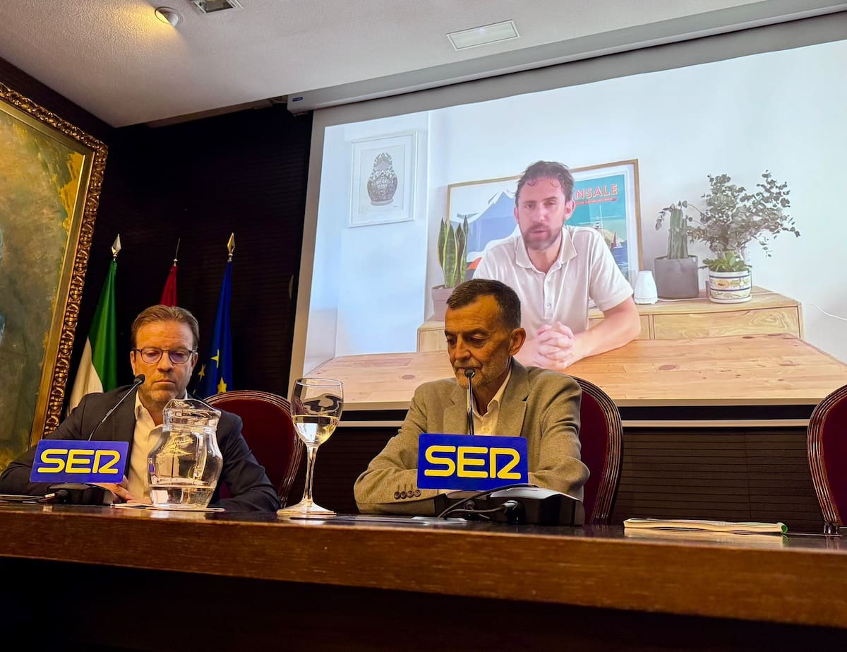Foro con el candidato a la presidencia de la Junta de Por Andalucía, Antonio Maillo, celebrado en la Cámara de Comercio de Sevilla
