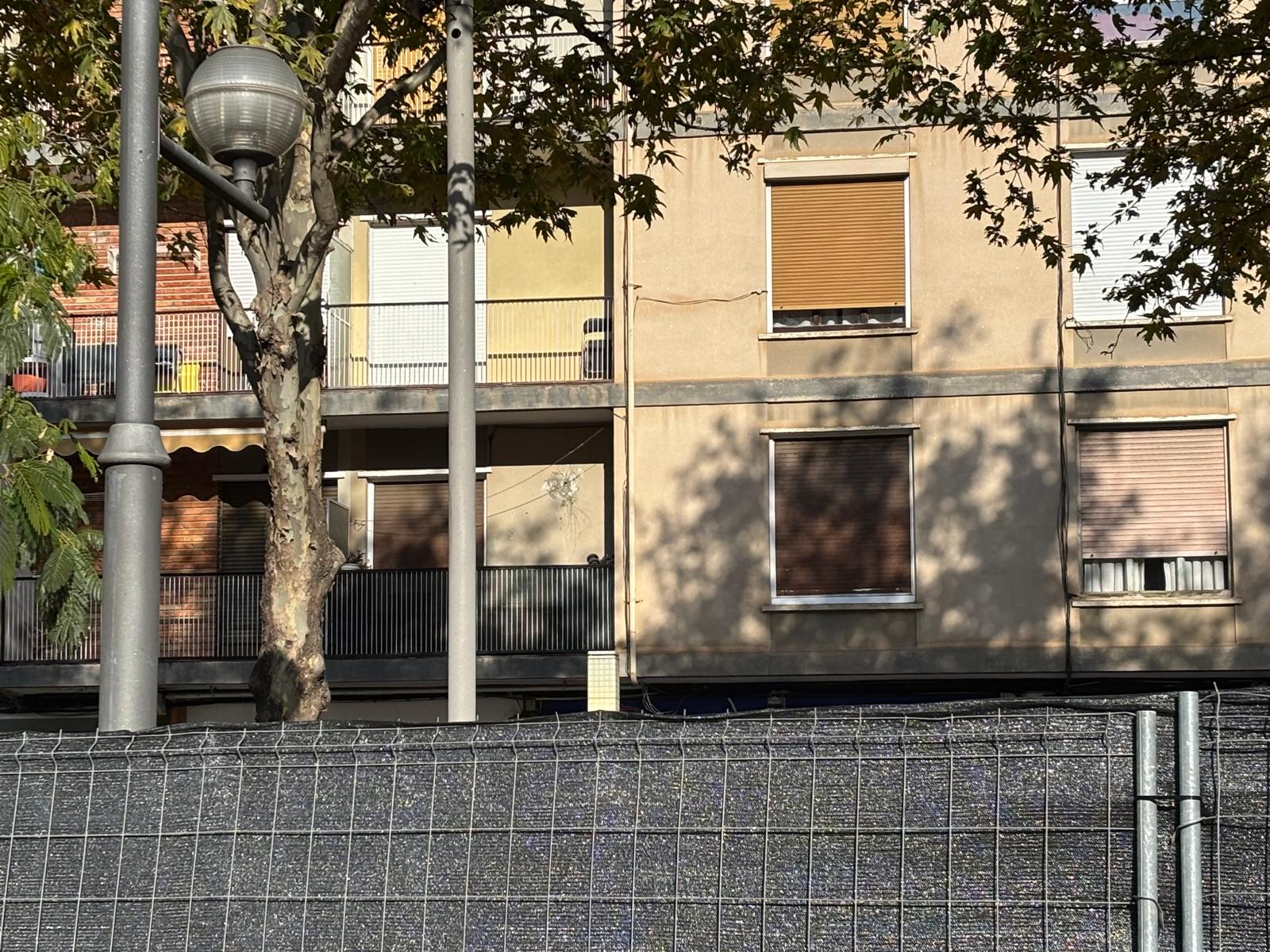 Muchas de las viviendas de Santa Clara están ya cerradas