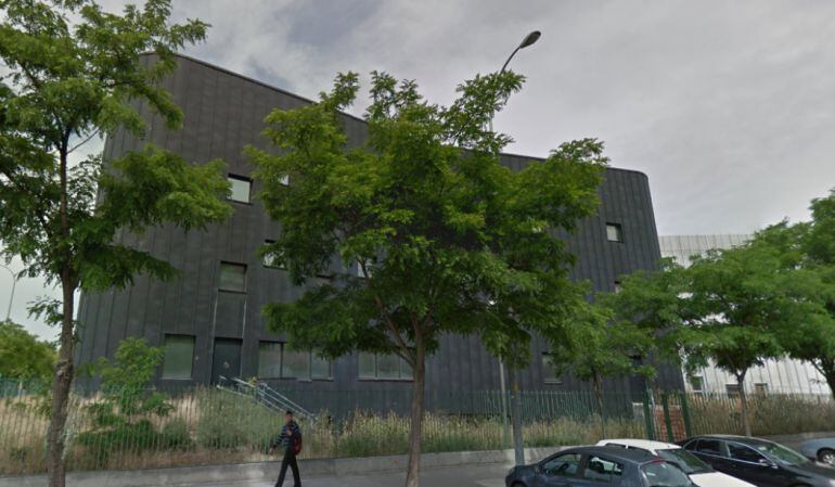 Exteriores de la biblioteca central y archivo municipal