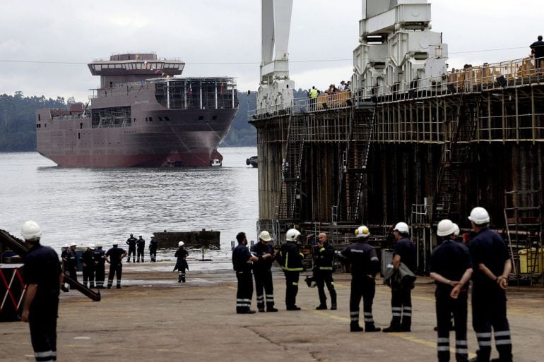 Un momento del acto de la botadura del buque &quot;Orgullo Petrolero&quot;, hoy en Ferrol