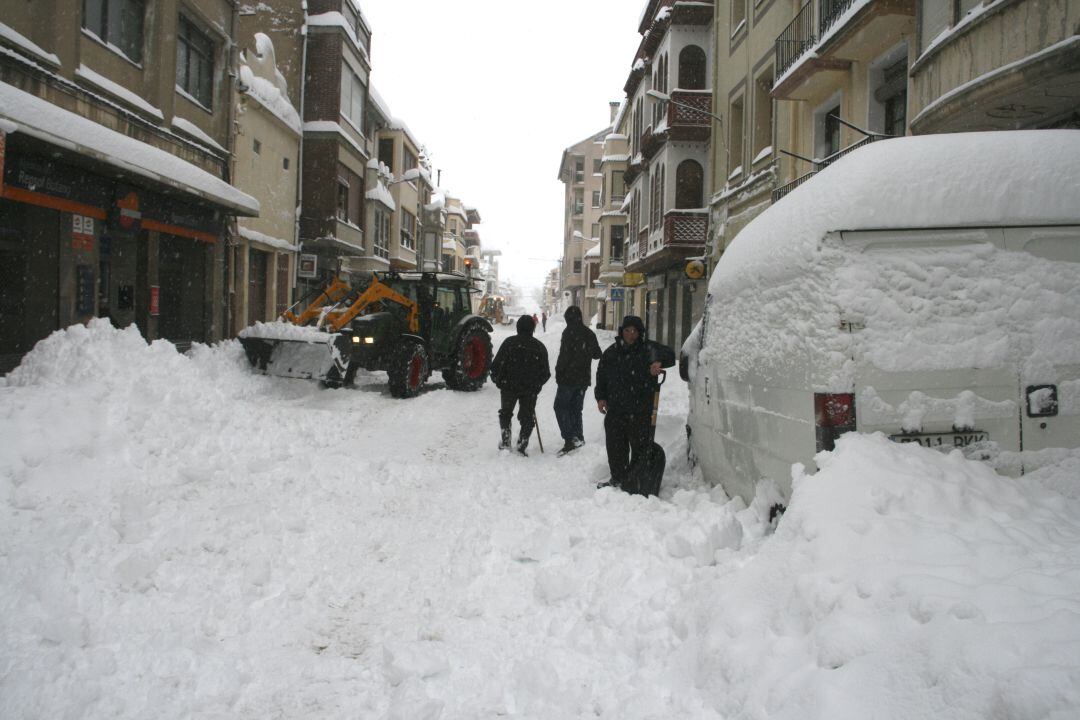 Durante todo el lunes, el interior norte de la provincia estará en nivel rojo de riesgo extreño de nevadas