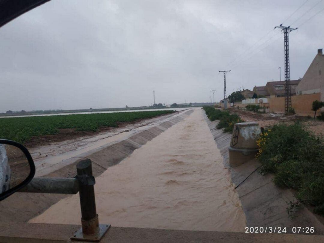 Advierten del importante aumento del caudal de la Rambla de la Maraña y la Colonia 