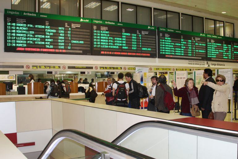 Imatge d&#039;arxiu del vestíbul de l&#039;estació de Sants, a Barcelona
