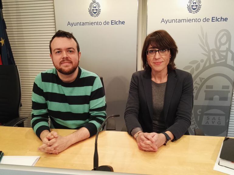 Antonio García y Patricia Maciá en la rueda de prensa posterior a la junta de gobierno