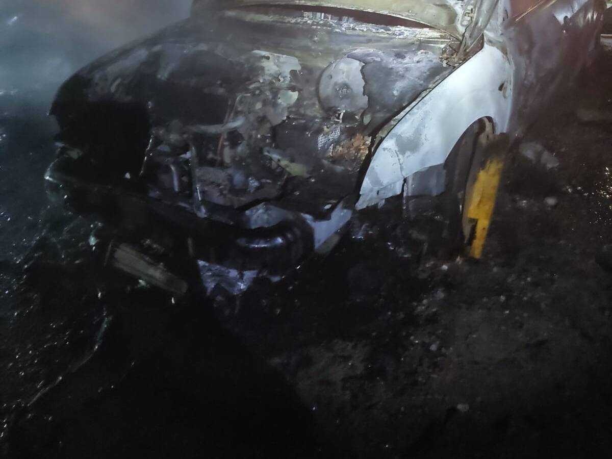 Calcinados cinco vehículos en un incendio en Sant Antoni