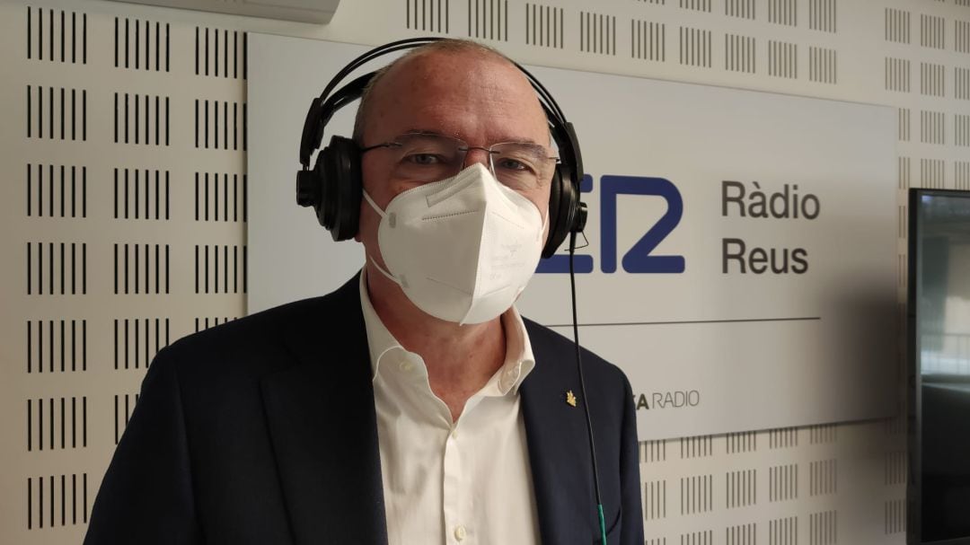 Carles Pellicer als estudis de Ràdio Reus