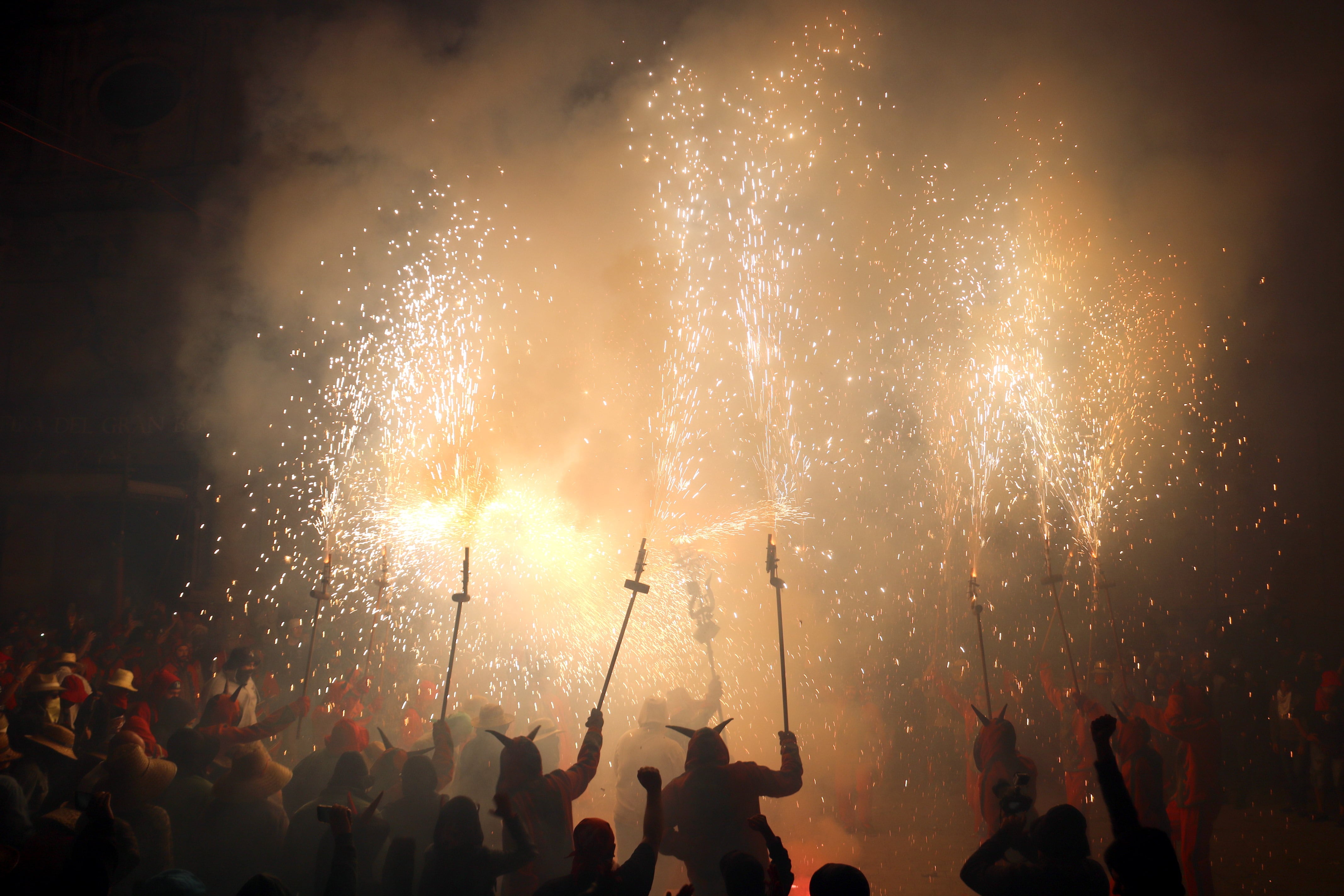 Els correfocs són un element essencial de l&#039;Aquelarre de Cervera. A la imatge, d&#039;ACN, edició de 2023.