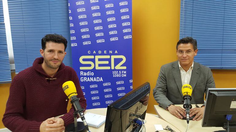 Enrique Árbol y Luis Salvador (C's) en los estudios de Radio Granada