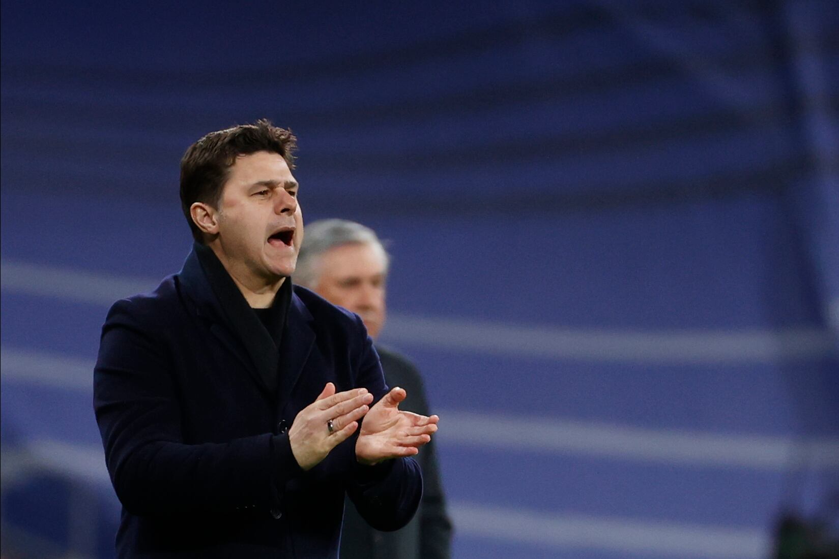 El entrenador del París Saint Germain, Mauricio Pochettino, durante el partido en el Santiago Bernabéu